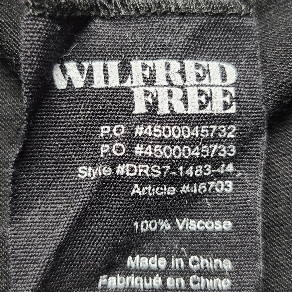 Wilfred Free Aritzia Black Scoop Neck Long Sleeve Top Medium Minimalist - Picture 7 of 8